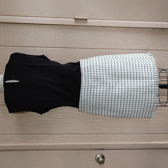 New York  Co Boucle ivory Black Short Skirt with fringe Sz 8 - Picture 11 of 11